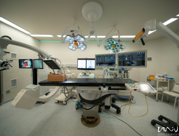 Közel egy milliárd forint értékű műtő felújítás és műszerbeszerzés valósult meg a Pécsi Tudományegyetem Klinikai Központ Idegsebészeti Klinikáján