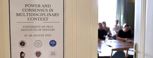 Hatalom és Konszenzus