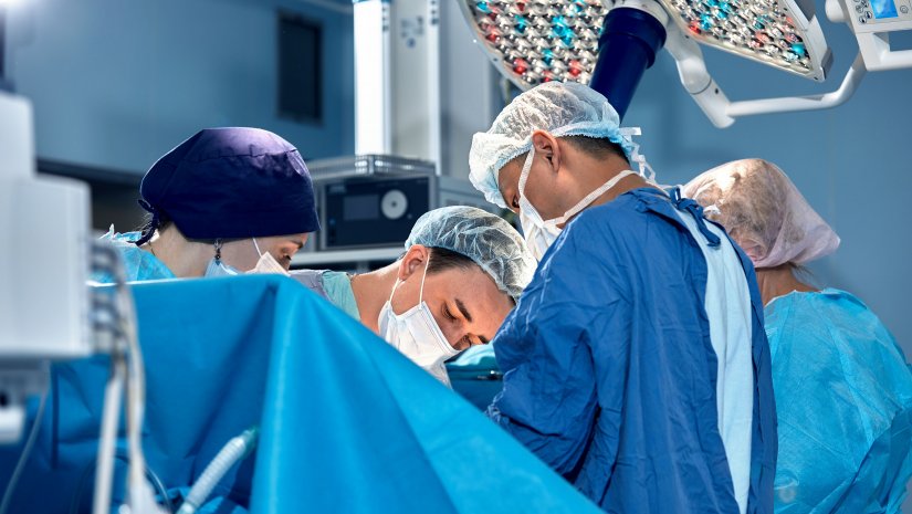 Különleges koponyasebészeti eljárást végeznek a PTE Klinikai Központban