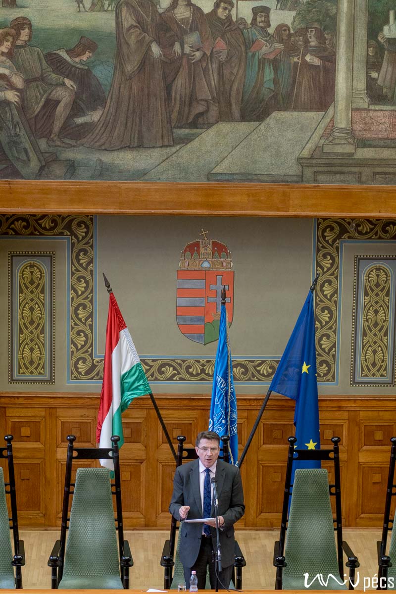 Őexcellenciája Iain Lindsay, a brit nagykövet; fotó: Csortos Szabolcs, UnivPécs