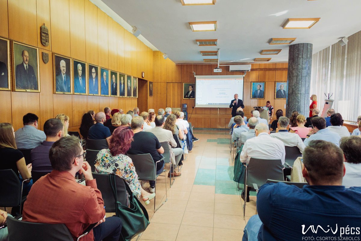 Szűk elitbe került be a PTE Klinikai Központja 