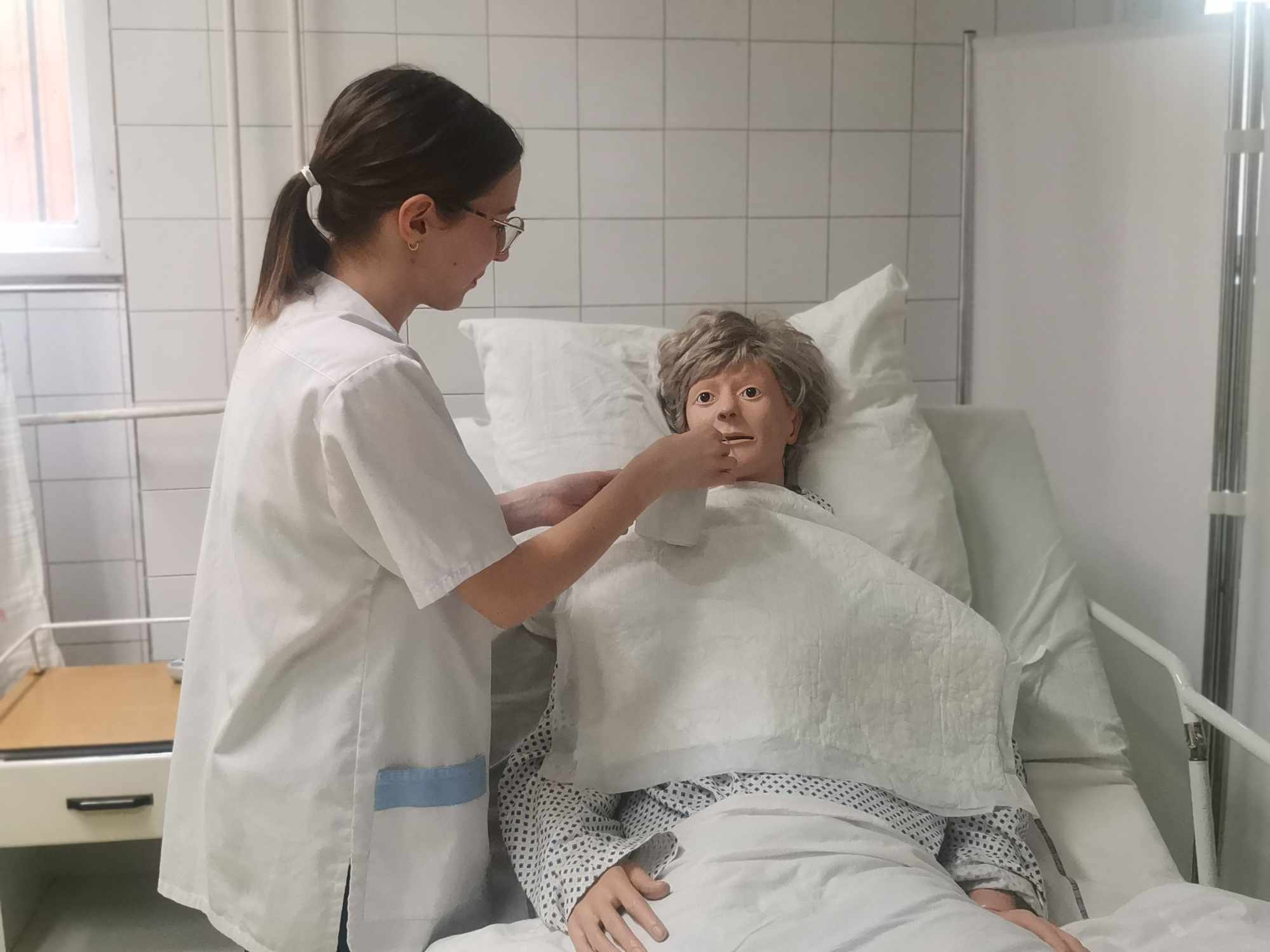 A PTE tanulója képviselheti hazánkat a nemzetközi egészségügyi versenyeken
